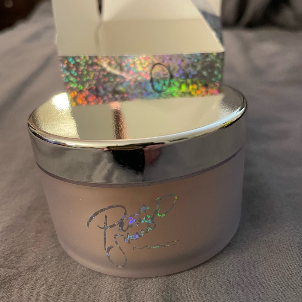 RARE- MAC Patrick Starrr Setting Powder - Picture 2 of 4